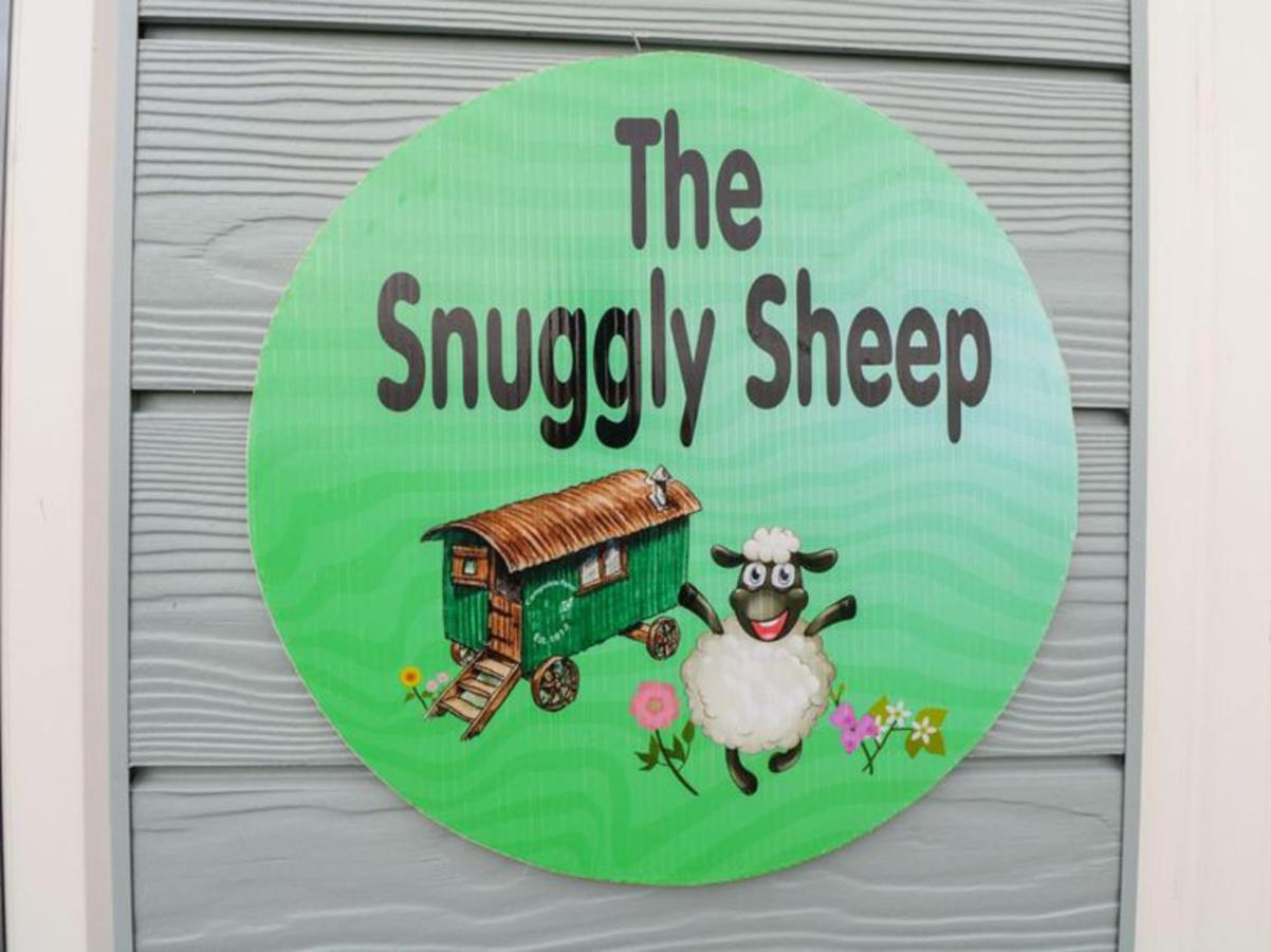 באלישנון The Snuggly Sheep Shepherd Hut Farm Stay מראה חיצוני תמונה